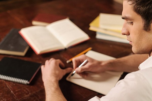 Voľno, prázdniny a literatúra Voľno, prázdniny a literatúra